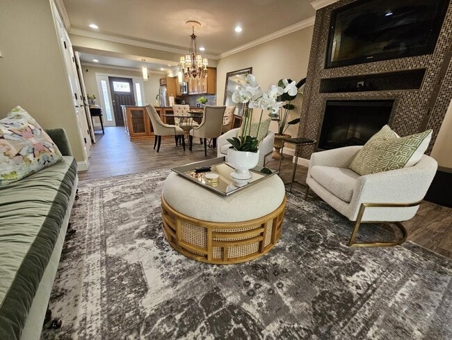 Photo - 1085 Holly Dr