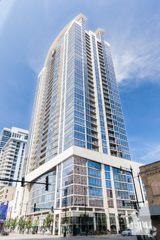 Building Photo - 100 E 14th St Rental