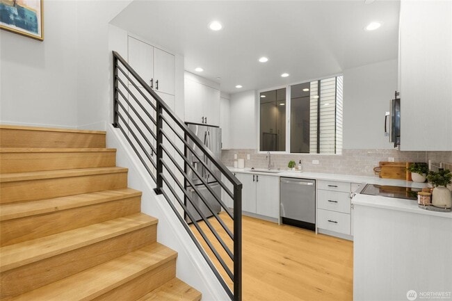 Photo - Brand new live/work unit in heart of Madrona.