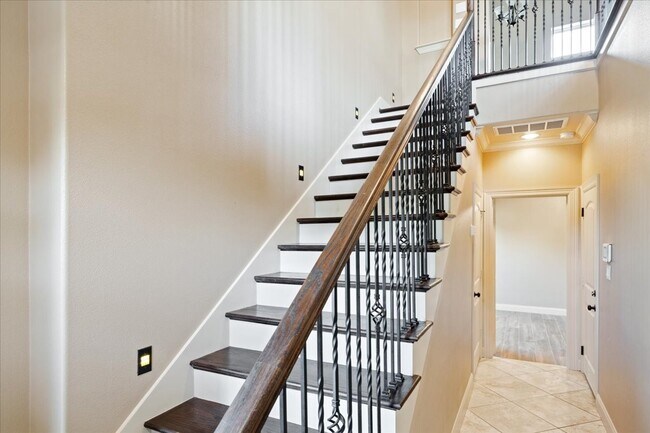 Photo - 1520 Amundsen St