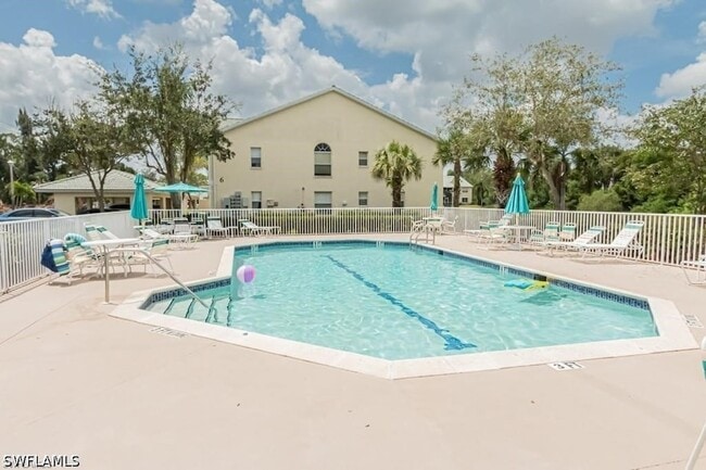 Building Photo - 4985 Sandra Bay Dr Unit 201