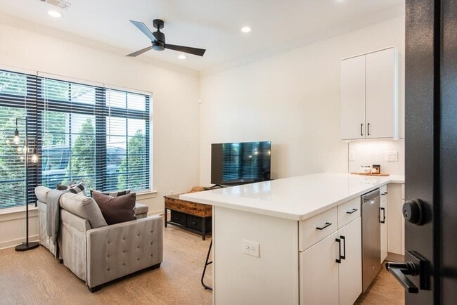 Photo - 417 E College Ave Unit 102