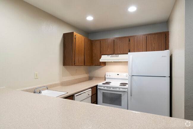 1BR, 1BA - 640 SF