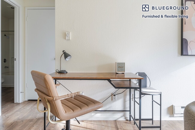 Photo - 1600 Villa St Unidad FL2-ID2129