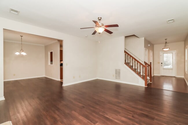 Photo - 27 Oakbrook Dr