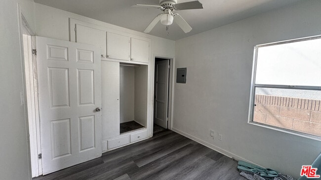 Photo - 9601 Alexander Ave