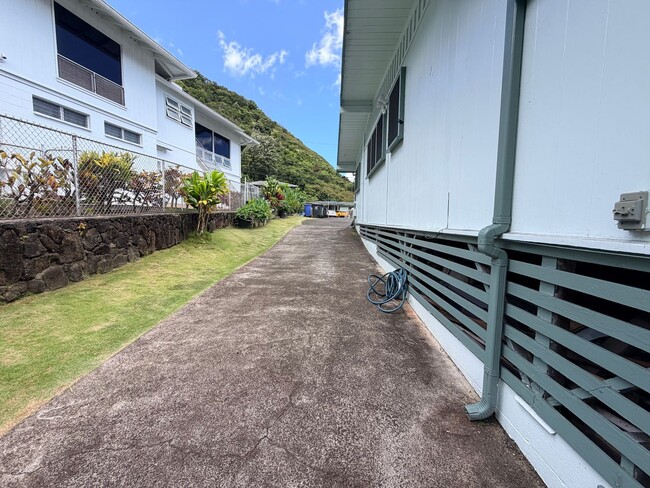 Photo - Spacious 2 Bedroom / 2 Bathroom Pet-Friendly Home in Moanalua Valley