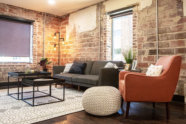 Photo - 144 E 21st St Unit 2