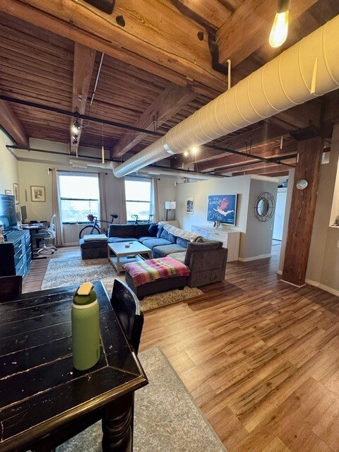 Photo - 225 W Huron St