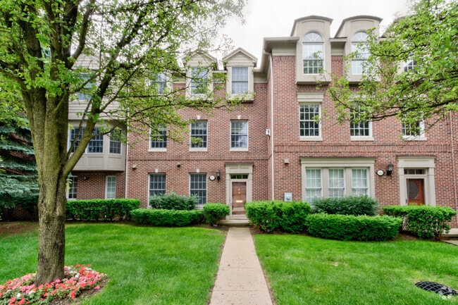 Building Photo - 801 N Sherman Dr Rental