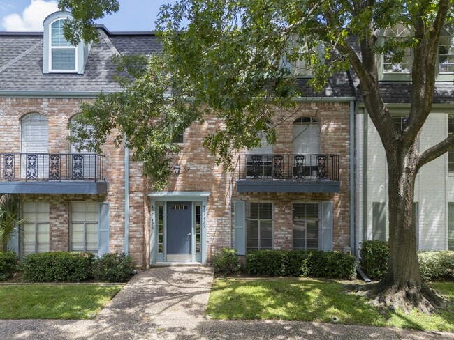 Building Photo - 429 N Post Oak Ln Unit 429