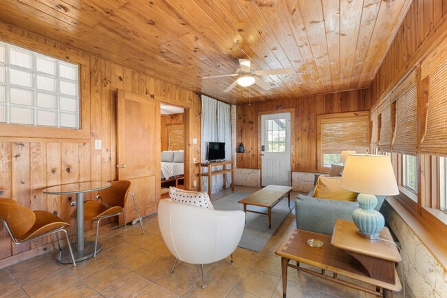 Photo - 202 Woodcreek Dr Unidad ID1254585P