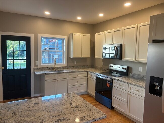 Photo - 18 Upham St