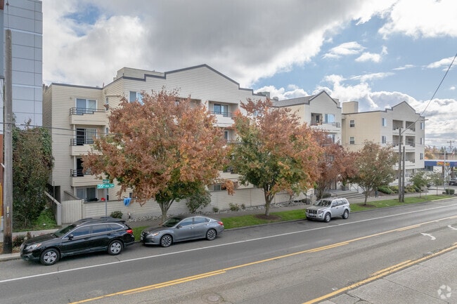 Hill Crest Apartments