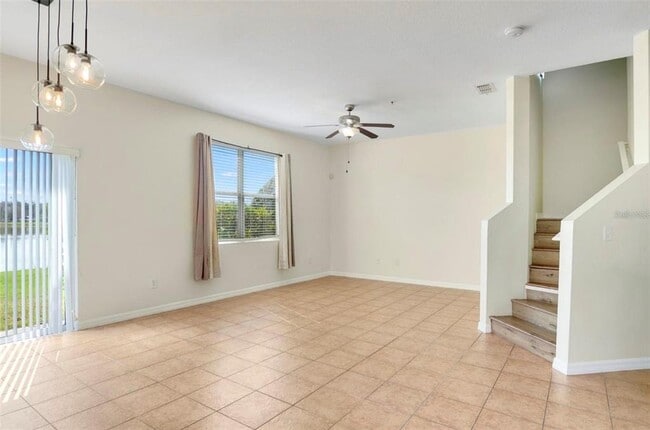 Photo - 1604 Scarlet Oak Loop