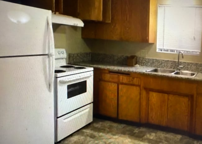 Photo - 1360 Orange Ave