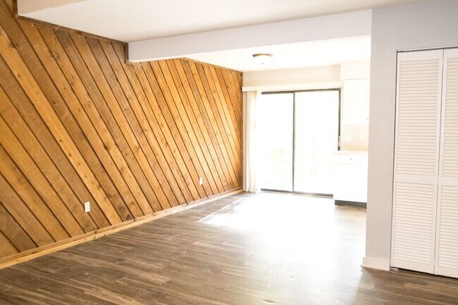 Photo - 22 S Germantown Rd Unit B4