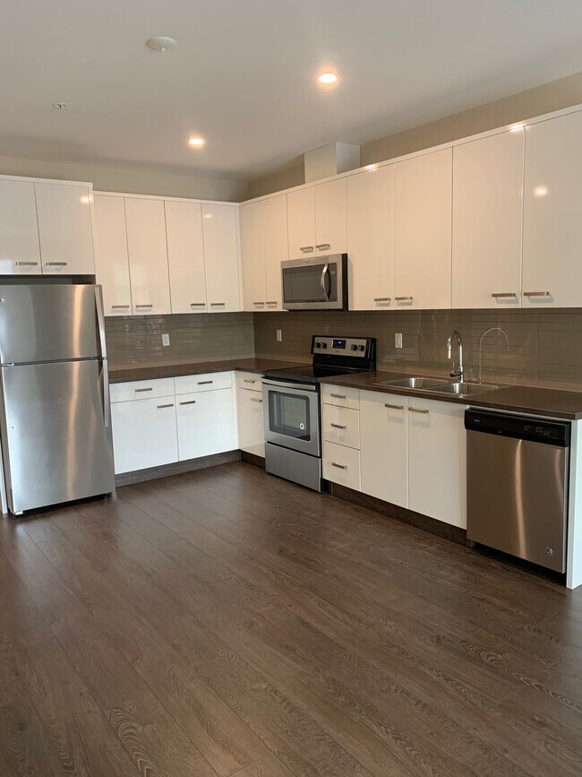 Photo - 45513-45513 Market Way