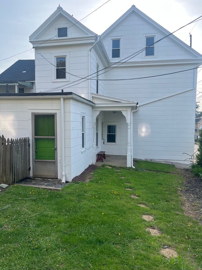 720 High St Unit 1st Fl
