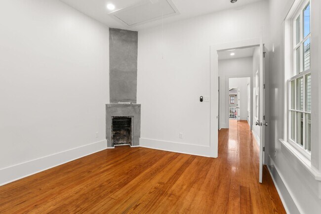 Photo - 713 Valence St Unit 715