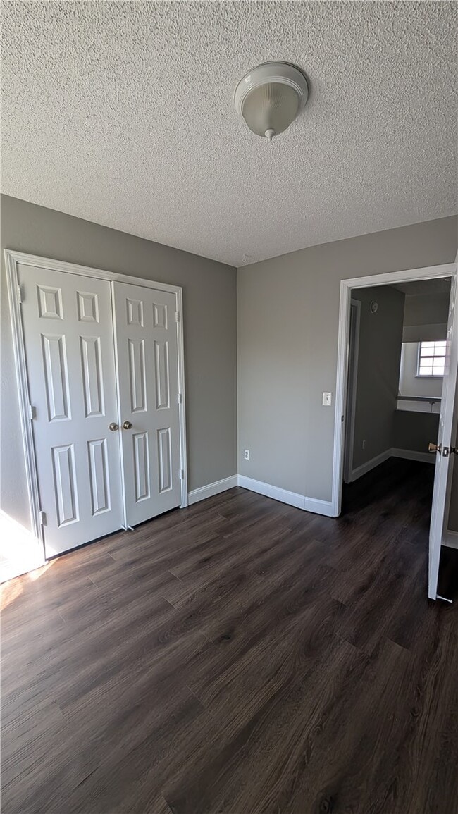 Photo - 2005 Blueberry Ln