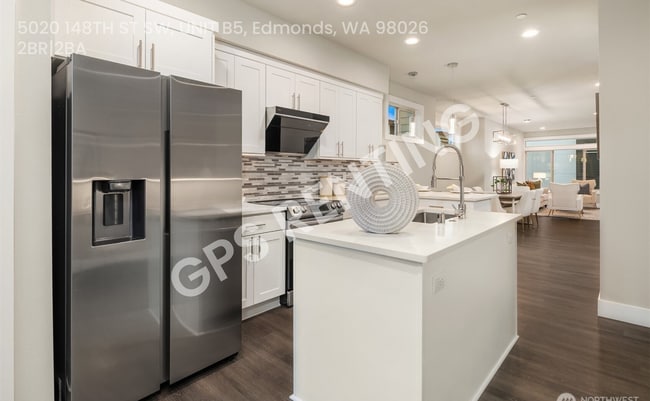 Photo - 5020 148th St SW