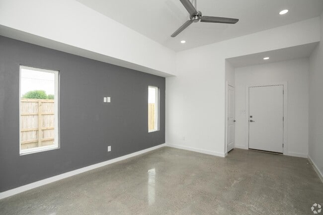 Photo - 4001 Jenna Ln