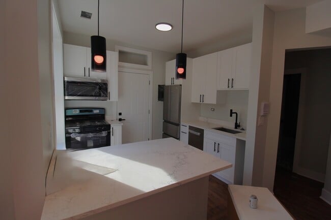 Photo - 956 N Winchester Ave Unidad 3S