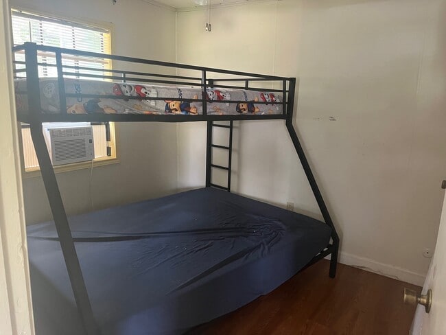 Photo - 202 N Avenue C