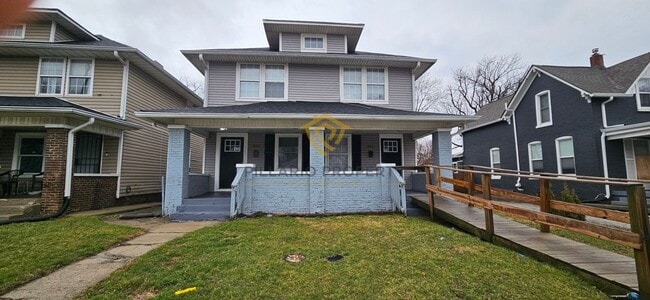 Building Photo - 933-935 N Dearborn St Unit 933 N Dearborn St