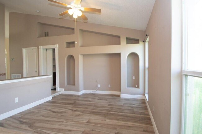 Photo - 1509 SW Crater Ave