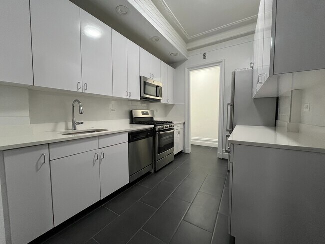 Photo - 200 W 58th St Unidad 05C