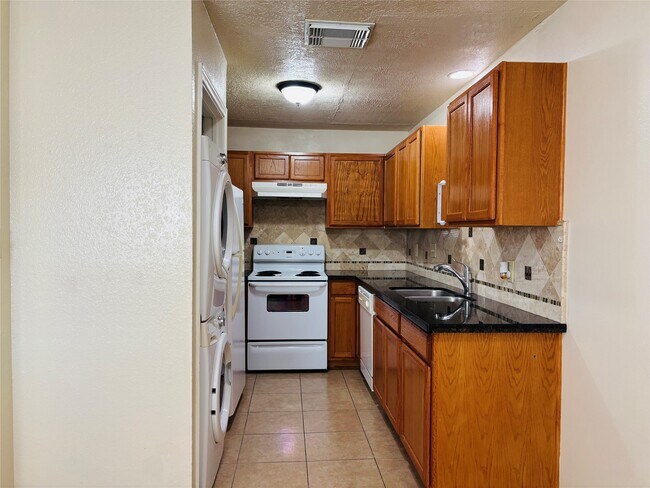 Photo - 12409 Sharpview Dr Unit 2409
