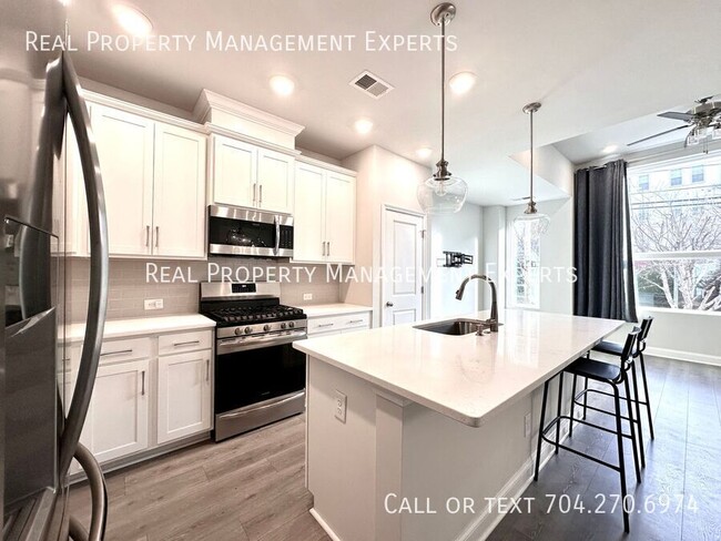 Photo - 2113 Statesville Ave Townhome