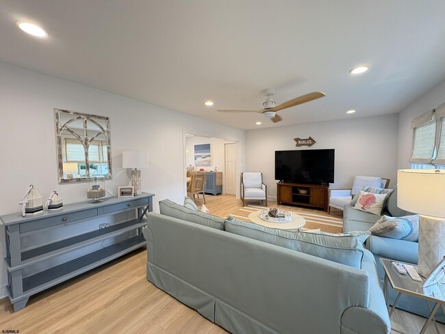 111 N Kenyon Ave