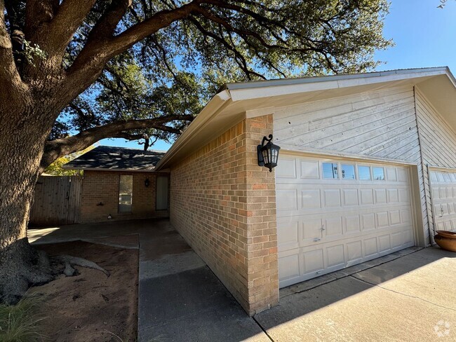 Building Photo - 7811 Memphis Ave Unit A Rental