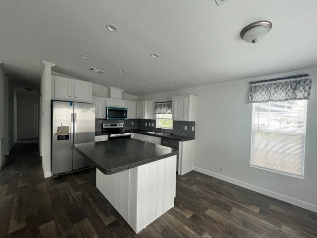 Photo - 587 Leopard Ln