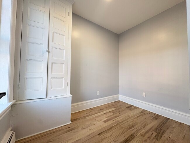 81 Bostwick Ave 3R