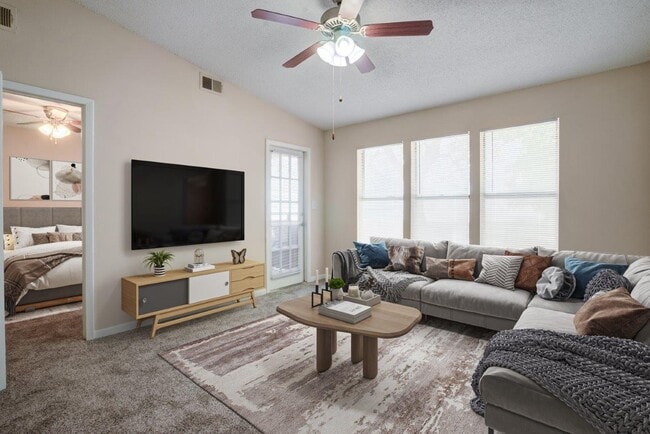 Tuscany Pointe at Tampa Apartment Homes