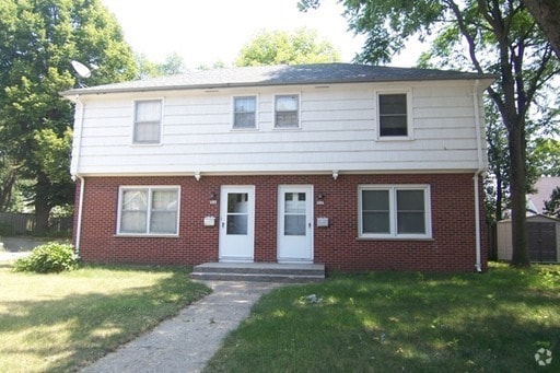 Building Photo - AVAILABLE AUGUST 1st, Cute, 2-story Duplex Rental