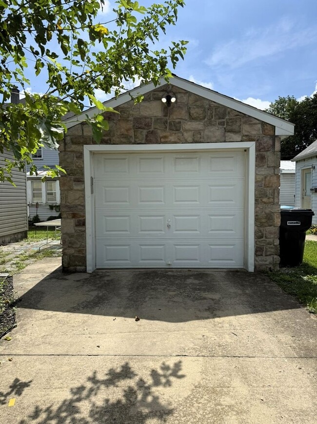 Photo - 801 W Cherry St