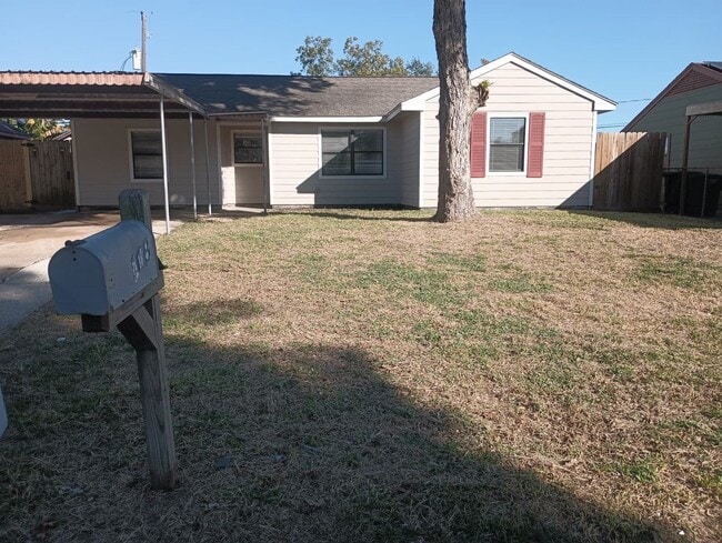 Building Photo - Ready just in time for the Holidays! Recen...