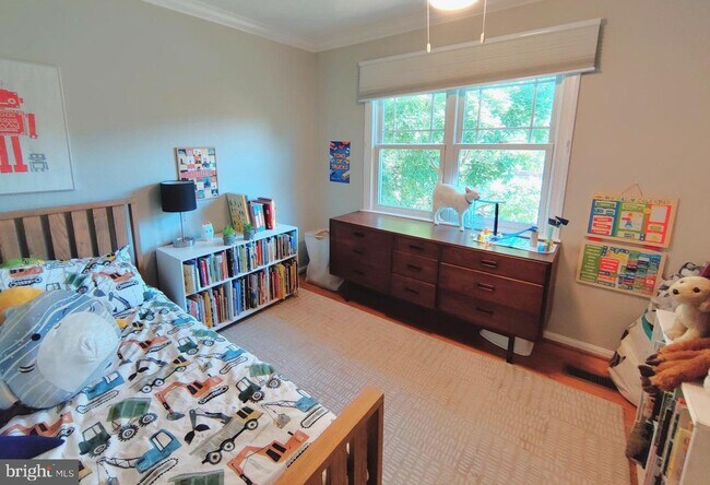 Photo - 22 W Chapman St