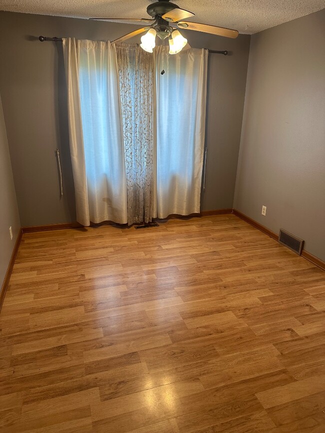 Photo - 2307 Prairie View E