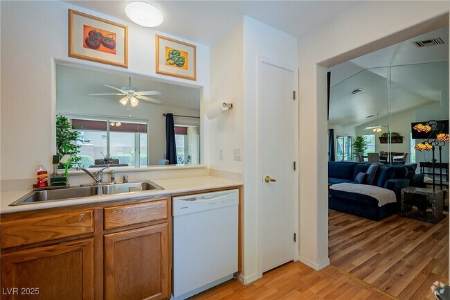 Building Photo - 2808 Desert Crystal Dr Rental