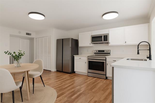 Photo - 5920 Maple Ln