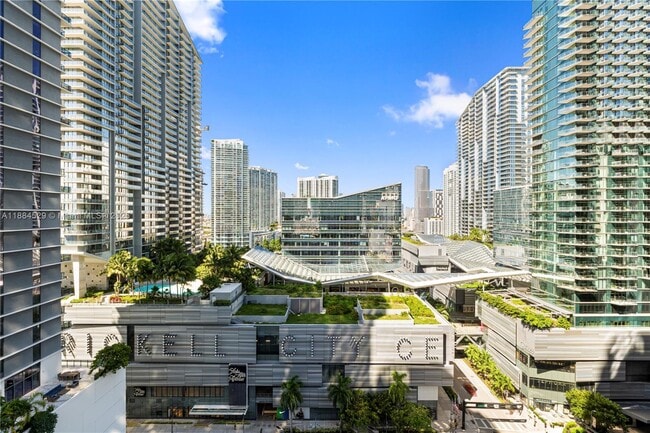Photo - 45 SW 9th St Unidad 1708