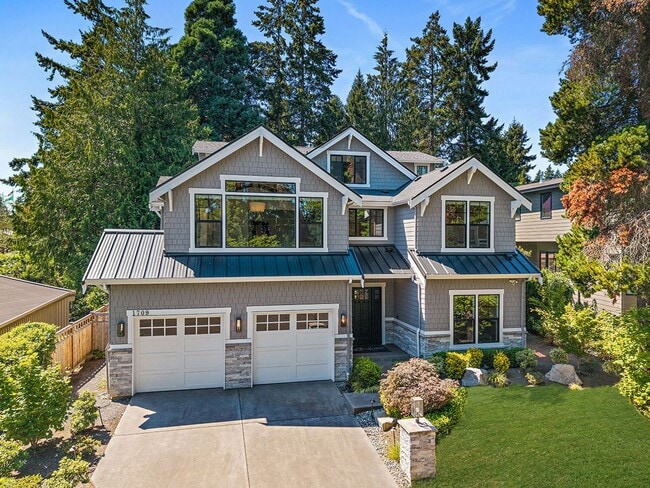 Building Photo - 4bd/4.75ba Bellevue House