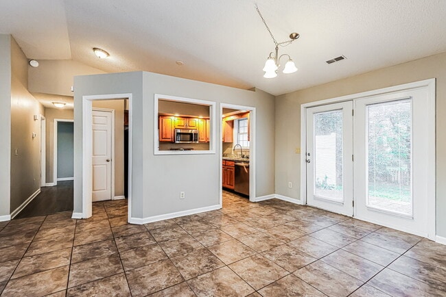 Photo - 3421 Morgan Trail