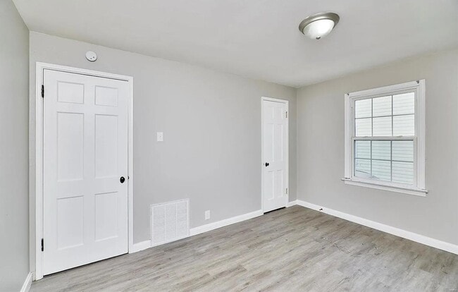 Photo - 6108 Eaton Dr